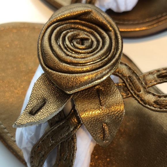 Vintage Metallic Bronze Kitten Heels - Picture 12 of 13